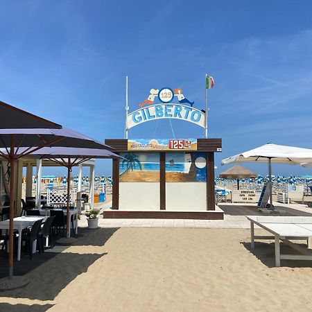 Hotel Blue Ribbon Римини Екстериор снимка