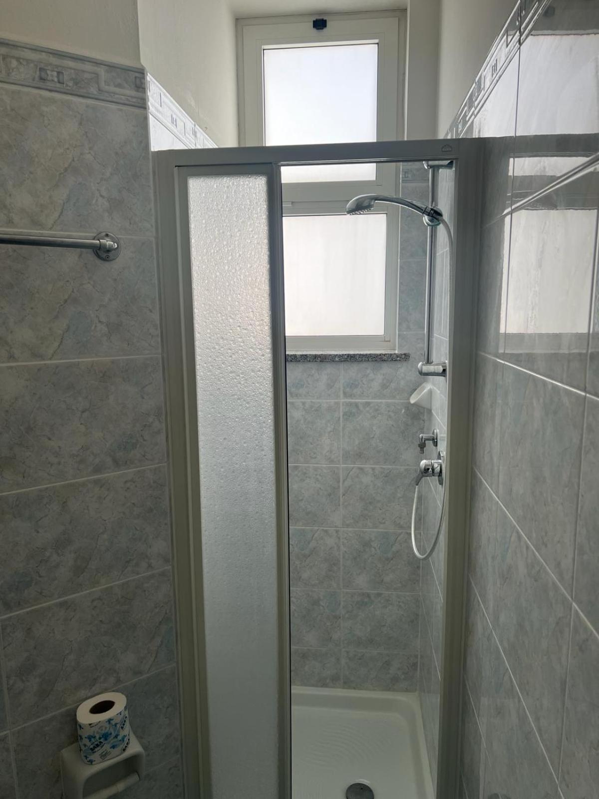 Hotel Blue Ribbon Римини Екстериор снимка